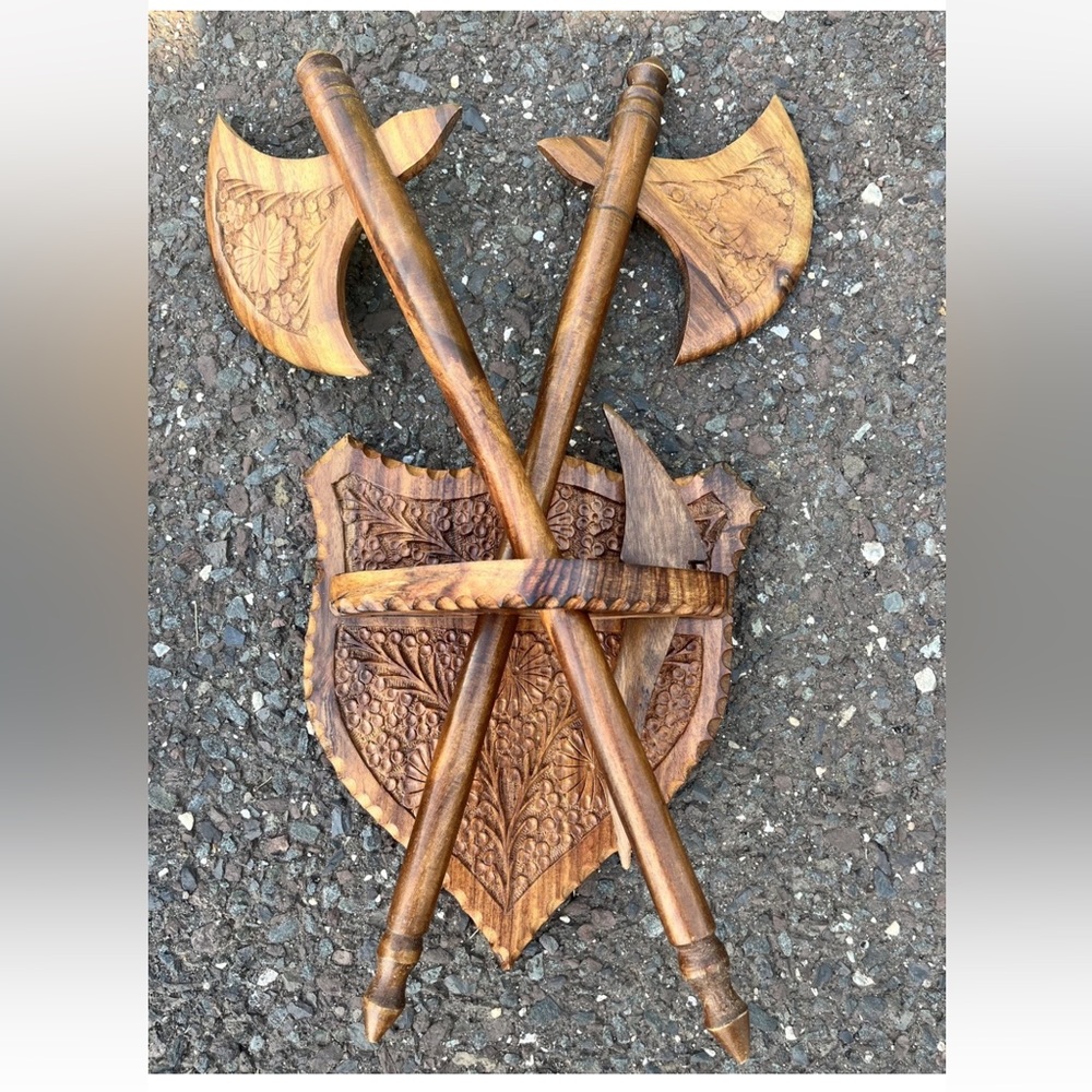 Knife King’s Sheesham Wood Carved Axe  w/ Wall Stand – Used w/Wood Piece Missing